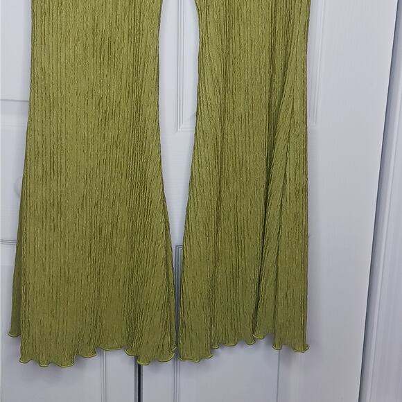 Wild Fable High Waisted Ribbed Flare Leg Pants Sz Medium - Picture 4 of 7